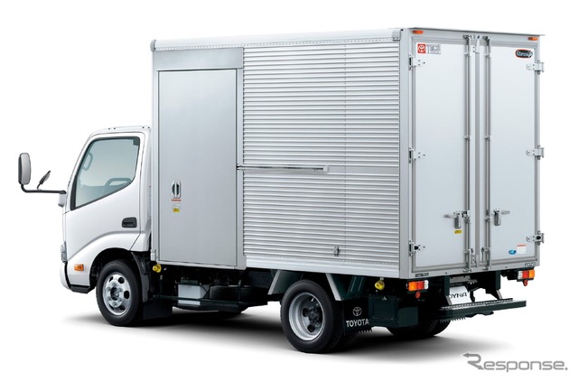 トヨタ ダイナ TECS アルミバン(シングルキャブ・フルジャストロー・1.5t積・ディーゼル・2WD・5速マニュアル車)(ホワイト)