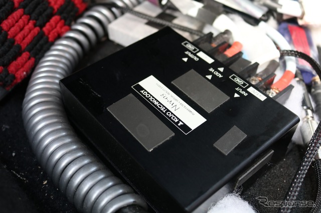 電源関連へのこだわりを持つオーナーは電源フィルター/仮想アースである光城精工のNVE-03も導入している。