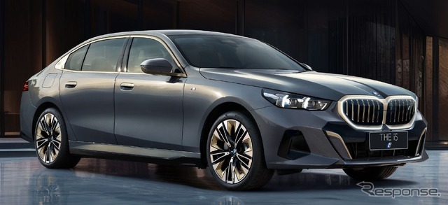 BMW i5 のロングホイールベース（中国仕様）