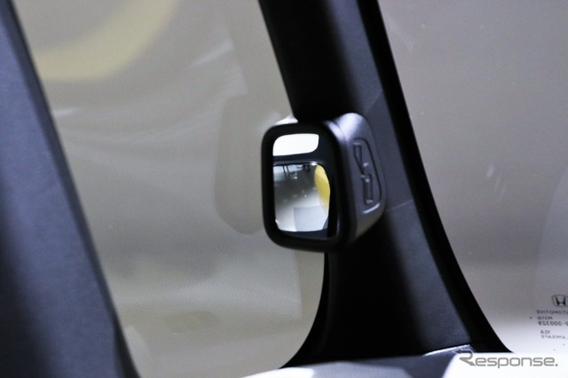 ホンダ N-BOX ピタ駐ミラーの前輪部分はAダッシュミラー付近で確認