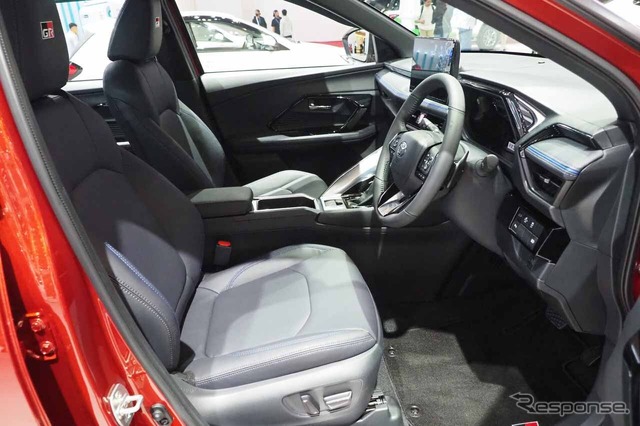 運転席周り。シートはパワー機構付きだが、メモリー機能はないようだった
