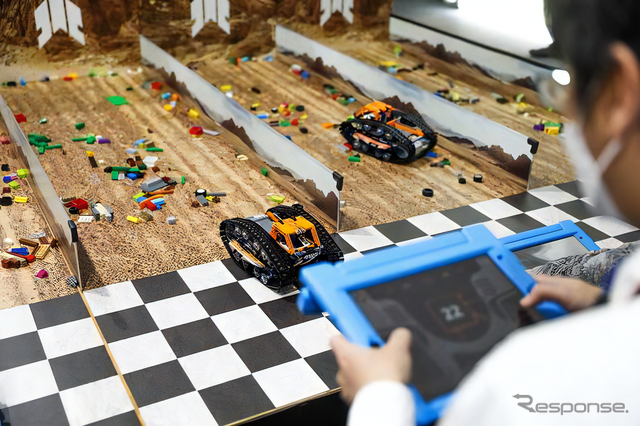 レゴテクニック・カーレース　LEGO, the LEGO logo and the Minifigure are trademarks of the LEGO Group. (c) 2023 The LEGO Group.