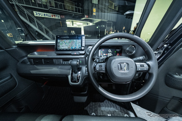 ホンダ N-BOXカスタム 新型(標準タイプ)