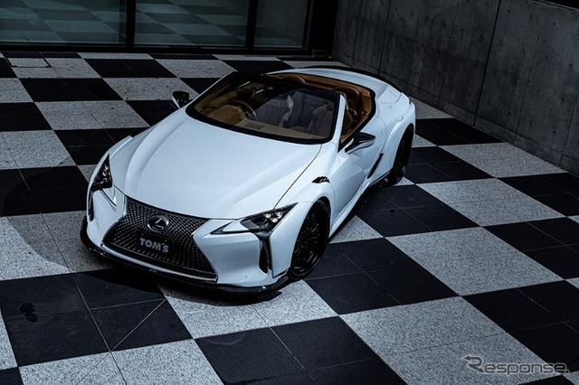 トムス・レクサス LC500 コンバーチブル(展示車両)