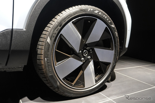 ボルボ XC40 リチャージ プラス シングルモーター(後輪駆動モデル)