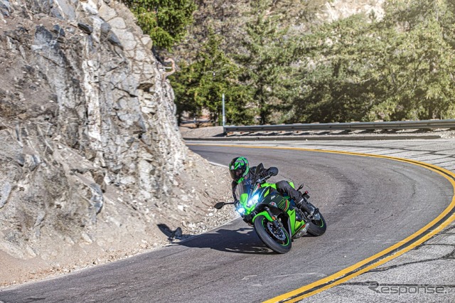 「Ninja 650 KRT EDITION (ライムグリーン×エボニー)」