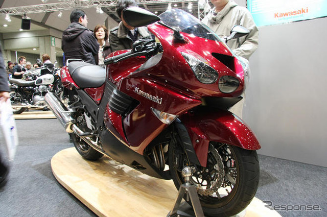 【東京モーターサイクルショー09】カワサキ、ショー専用のカスタムモデル2車種