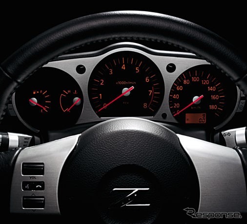 【新型日産『フェアレディZ』発表】スポーティなインテリアは質感も