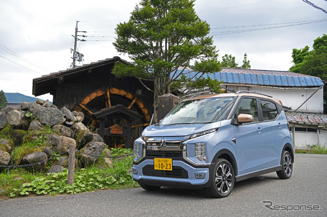 三菱『eKクロスEV』で往復500km:白馬村内にはいろいろと絵になる場所が多数。こちらではスマホで撮影していた女性2名もいた