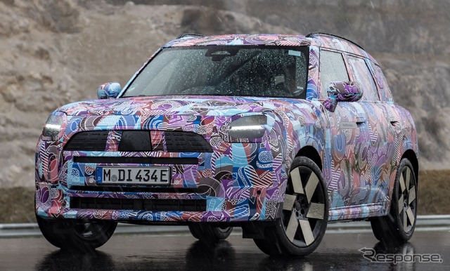 MINI カントリーマン(クロスオーバー)次期型のEVプロトタイプ