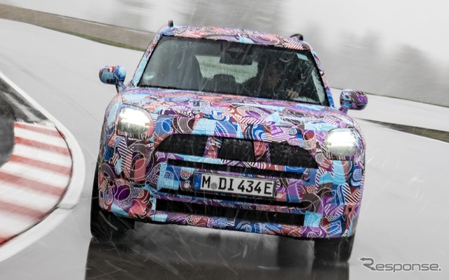 MINI カントリーマン(クロスオーバー)次期型のEVプロトタイプ