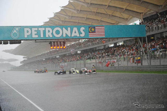 バトンが2戦連続のポールtoウィン達成…マレーシアGP