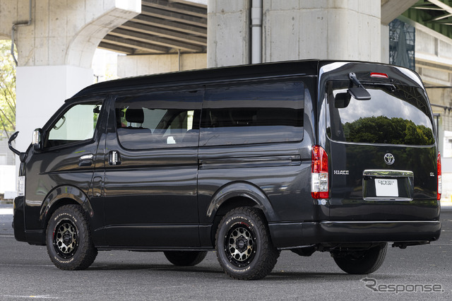トヨタ ハイエース×レイズ チームデイトナ M9+／16×6.5J IN38、タイヤサイズ：215/70R16