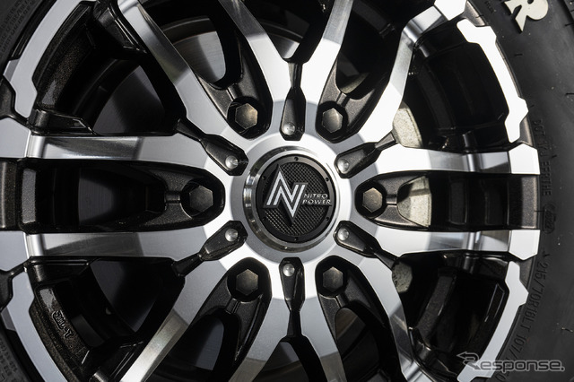 MID ナイトロパワー M26クロスファング／16×6.5J IN38、タイヤサイズ：215/70R16