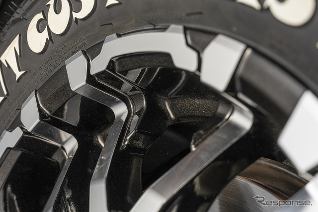 MID ナイトロパワー M26クロスファング／16×6.5J IN38、タイヤサイズ：215/70R16