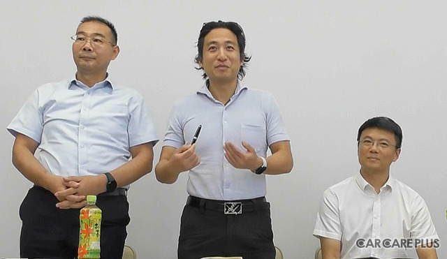 左から、中国自動車メーカー・ウーリンの『ASF2.0』技術事業部長の赵尚义氏、総裁助理(社長補佐)の田韶鹏氏、顧問の张海峰氏