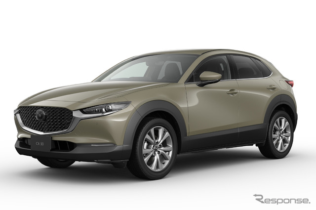 マツダ CX-30（ジルコンサンドメタリック）