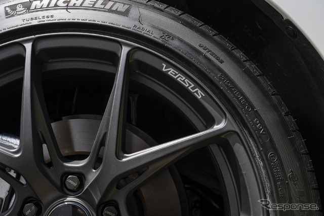 レイズ ベルサスVV21S/20×8.5J IN38 245/45R20