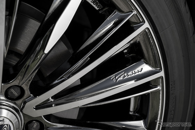 レイズ ベルサスSTRATAGIA VOUGE/20×8 .5J IN38 245/45R20