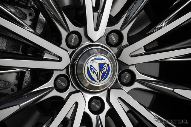 レイズ ベルサスSTRATAGIA VOUGE/20×8 .5J IN38 245/45R20