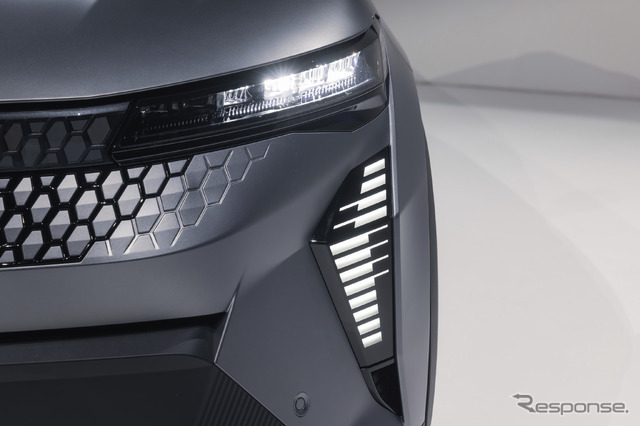 ルノー・セニック E-TECH エレクトリック の「エスプリ・アルピーヌ」