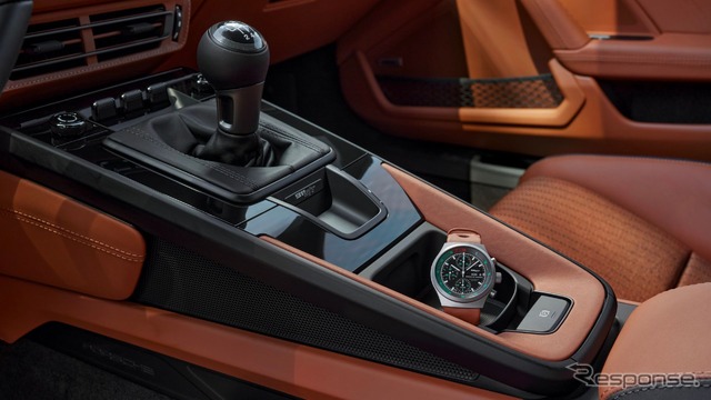 ポルシェ 911 S/T の「ヘリテージデザインパッケージ」装着車