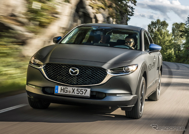 2019年に公開したCX-30をベースとしたマツダのEVプロトタイプ(e-TPV=技術試作車両)