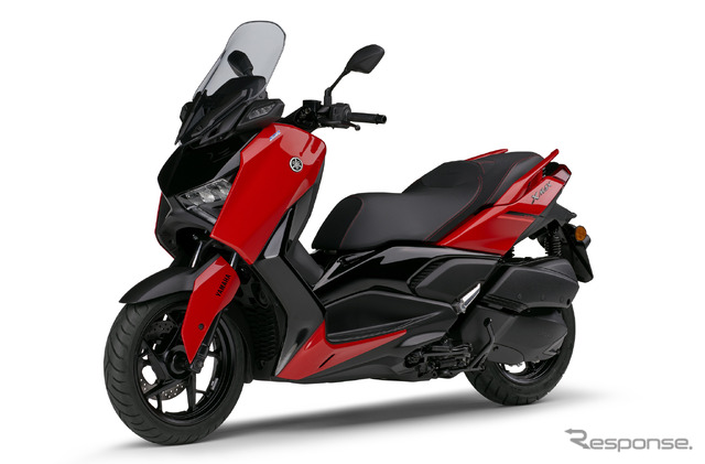 ヤマハ XMAX ABS(レッド)