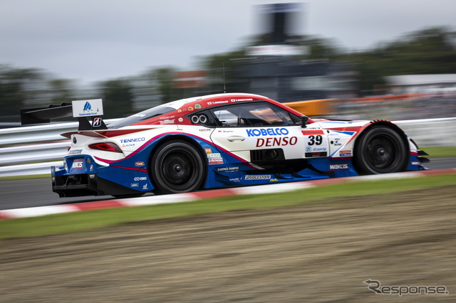 3位の#39 DENSO KOBELCO SARD GR Supra(関口雄飛/中山雄一)