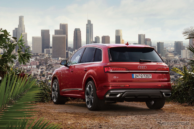 アウディ Q7