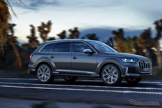 アウディ SQ7
