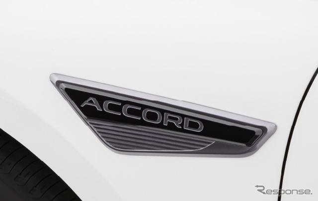 ホンダ アコード新型 フェンダーガーニッシュ