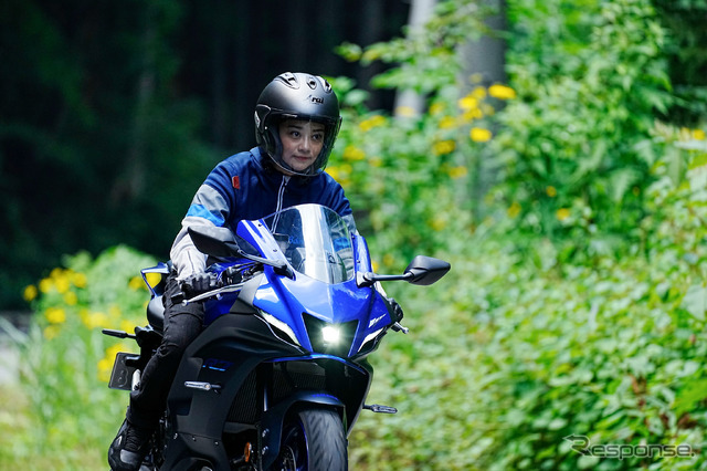 お父さんの影響でバイクに乗り始めた指出さん。今はお父さんとバイクを共有し、休みの日は一緒にツーリングに行くこともあるそう