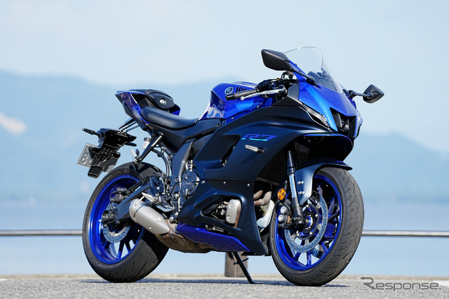 YZF-R7のレンタル基本料金は、1万1800円(4時間)、1万3000円(8時間)、1万6200円(24時間)