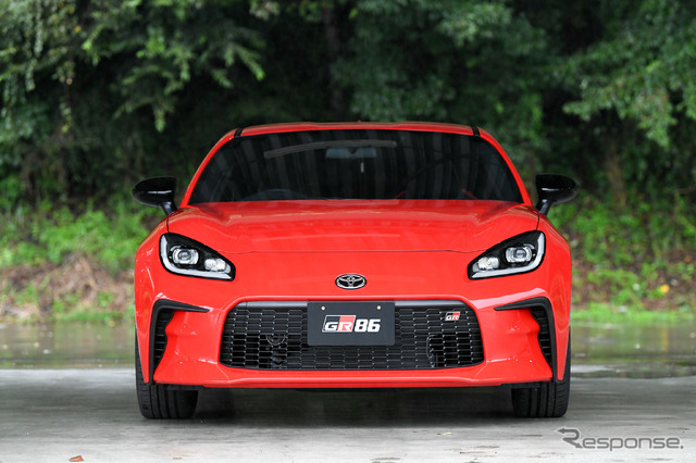 トヨタ GR86 RZ“40th Anniversary Limited”(スパークレッド)