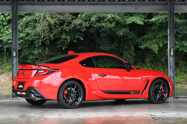 トヨタ GR86 RZ“40th Anniversary Limited”(スパークレッド)