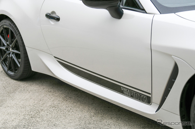 トヨタ GR86 RZ“40th Anniversary Limited”(クリスタルホワイトパール)