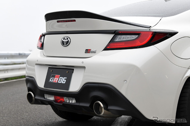 トヨタ GR86 RZ“40th Anniversary Limited”(クリスタルホワイトパール)