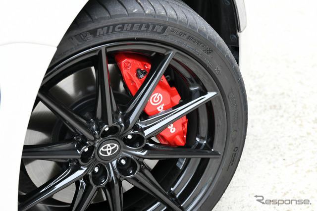 トヨタ GR86 RZ“40th Anniversary Limited”(クリスタルホワイトパール)