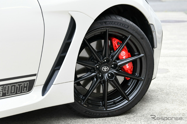 トヨタ GR86 RZ“40th Anniversary Limited”(クリスタルホワイトパール)