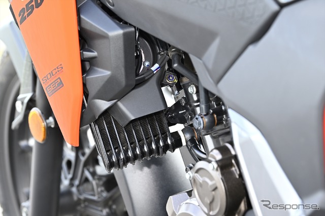 スズキ Vストローム250SX