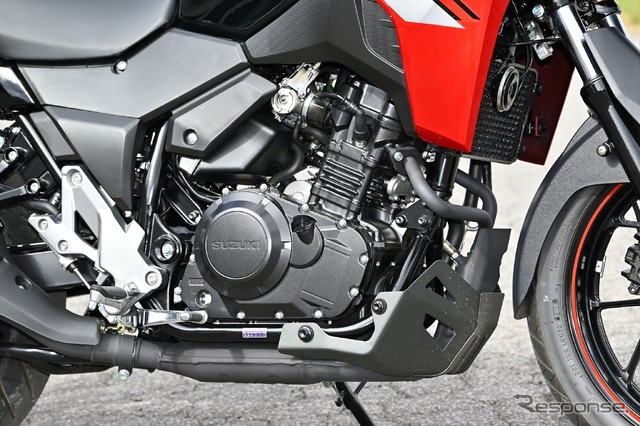 Vストローム250のエンジンは並列2気筒
