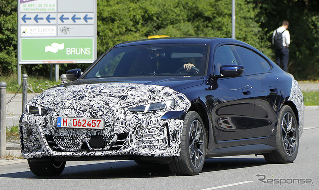 BMW i4 改良新型プロトタイプ(スクープ写真)