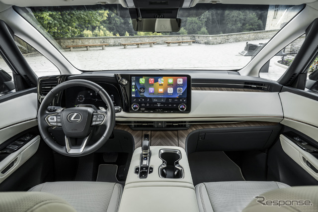 レクサス LM 新型(欧州仕様)