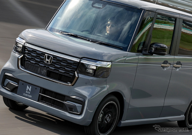ホンダ N-BOX カスタム 新型
