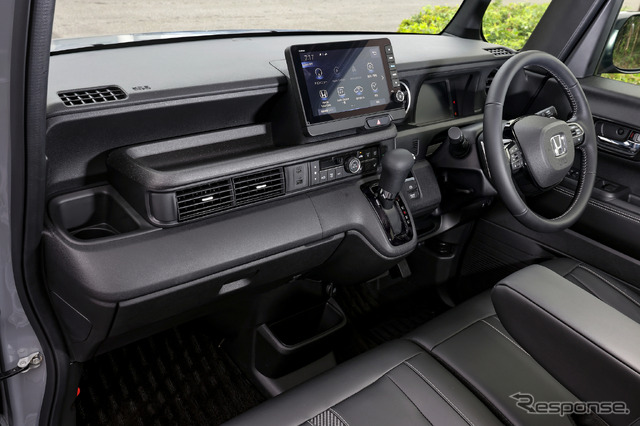 ホンダ N-BOXカスタム 新型