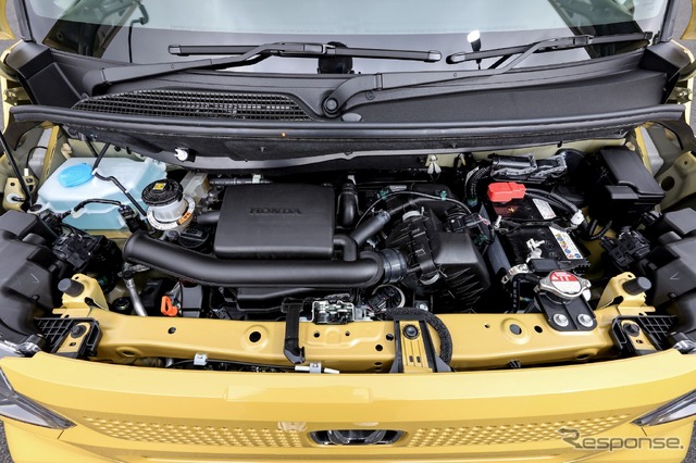 ホンダ N-BOX 新型(オータムイエロー・パール)