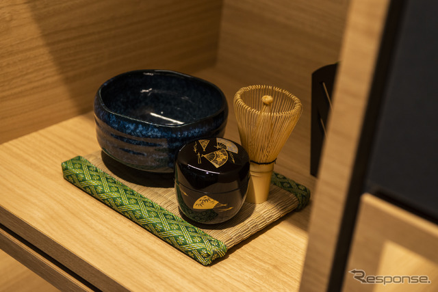 THE CROWN 横浜