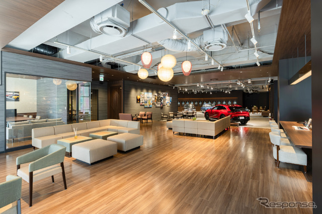 THE CROWN 福岡