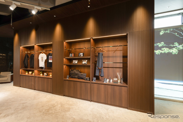 THE CROWN 福岡